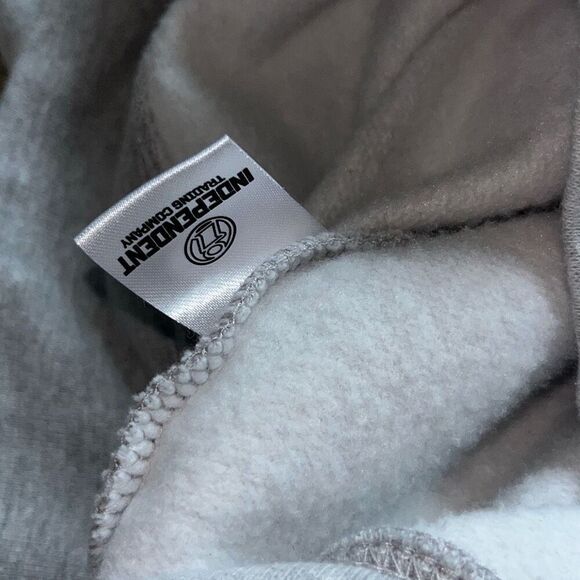 Taylor Swift Sweatshirt Official The Eras Tour Crewneck Heather Grey 2023 Size X - Picture 10 of 11